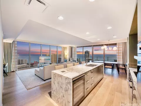 383 Kalaimoku St #3407, Honolulu, HI 96815