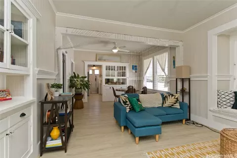 2023 Metcalf St, Honolulu, HI 96822