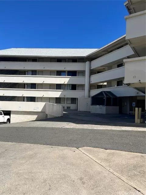 2860 Waialae Ave #103, Honolulu, HI 96826