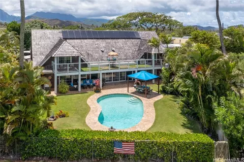 558 Paakiki Pl, Kailua, HI 96734