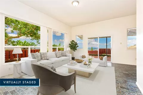 98-1139 Kaamilo St, Aiea, HI 96701