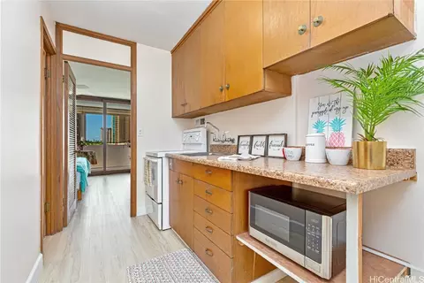 425 Ena Rd #703A, Honolulu, HI 96815