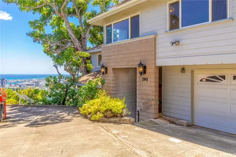 2941 Laola Pl #B, Honolulu, HI 96813
