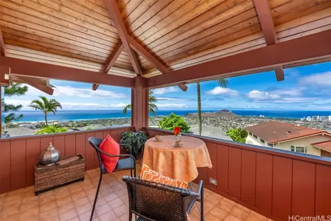 3808 Monterey Dr, Honolulu, HI 96816