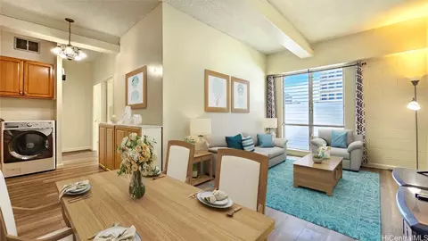1096 S Beretania St #204, Honolulu, HI 96814