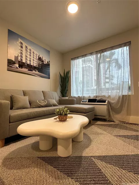803 Waimanu St #103, Honolulu, HI 96813