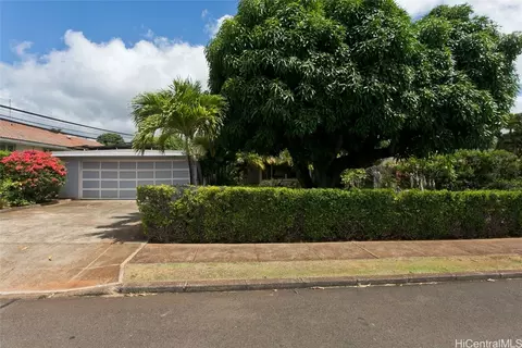 4216 Amau St, Honolulu, HI 96816
