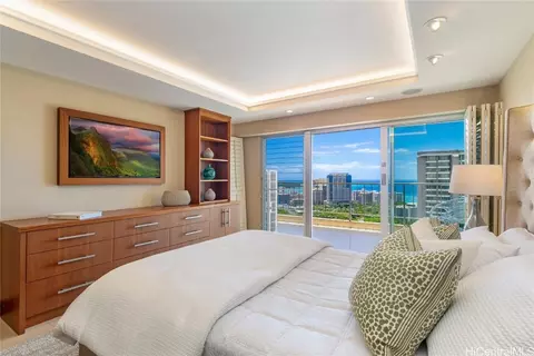 469 Ena Rd #3702, Honolulu, HI 96815