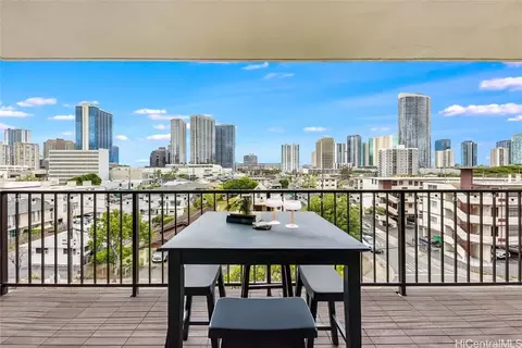 907 Birch St #501, Honolulu, HI 96814