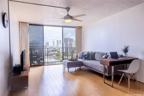 1561 Pensacola St #1402, Honolulu, HI 96822