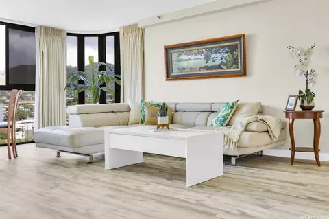 2724 Kahoaloha Ln #1007, Honolulu, HI 96826