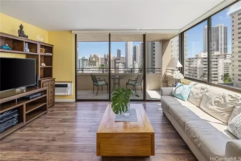 2410 Cleghorn St #1103, Honolulu, HI 96815