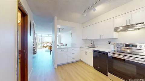 500 University Ave #1407, Honolulu, HI 96826