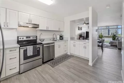 500 University Ave #708, Honolulu, HI 96826