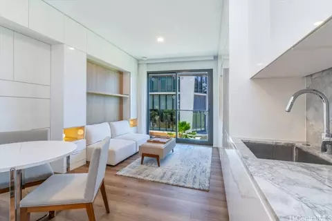 987 Queen St #329, Honolulu, HI 96814