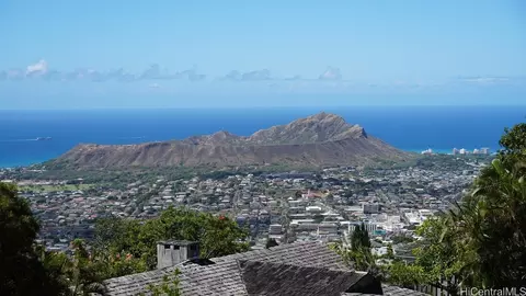 5136 Maunalani Cir, Honolulu, HI 96816
