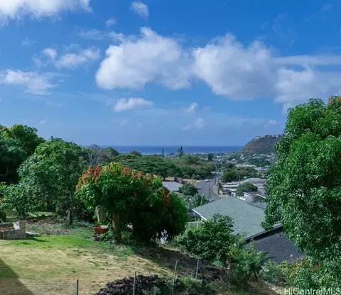 852 Kainoa Pl, Honolulu, HI 96821