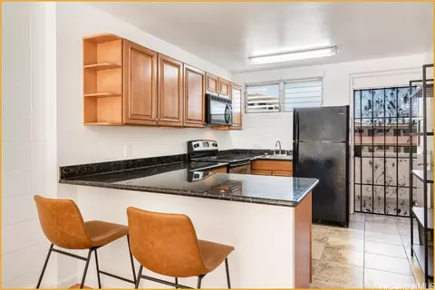 909 University Ave #208, Honolulu, HI 96826