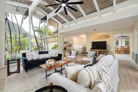 1236 Kelewina Pl, Kailua, HI 96734