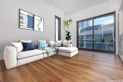 987 Queen St #701, Honolulu, HI 96814