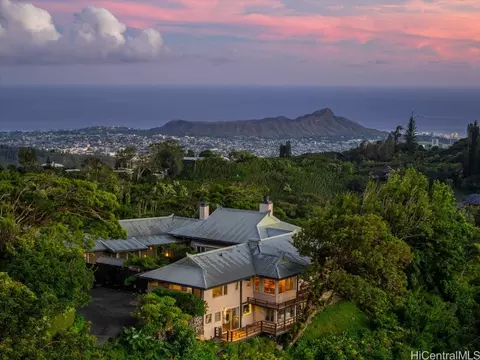 123 Kalaiopua Pl, Honolulu, HI 96822