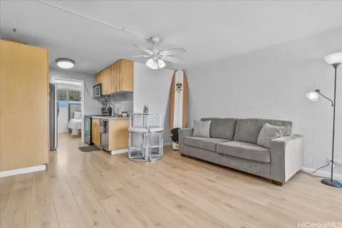 1427 Alexander St #308, Honolulu, HI 96822