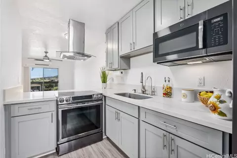 94-615 Kahakea St #9A, Waipahu, HI 96797
