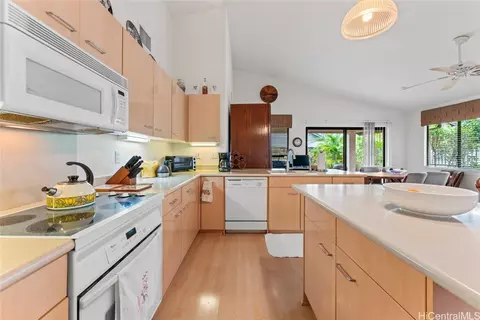 94-230 Hopoe Pl, Waipahu, HI 96797
