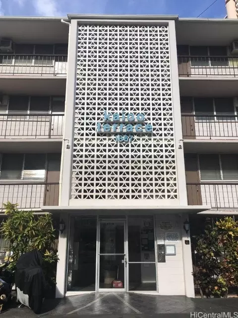 1867 Kaioo Dr #301, Honolulu, HI 96815