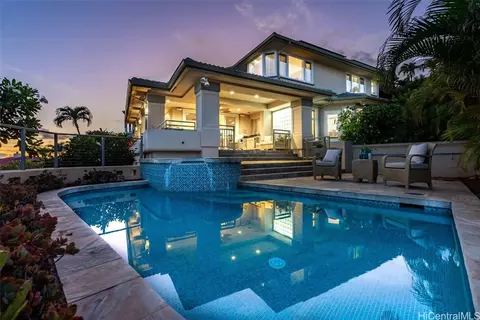 460 Maono Loop, Honolulu, HI 96821