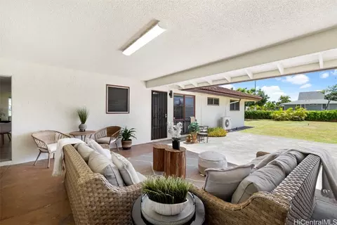 95-291 Kupuku Cir, Mililani, HI 96789