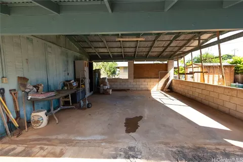 67-408 Kioe St, Waialua, HI 96791