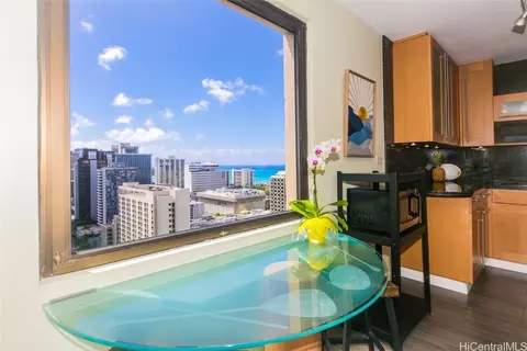 2140 Kuhio Ave #2401, Honolulu, HI 96815