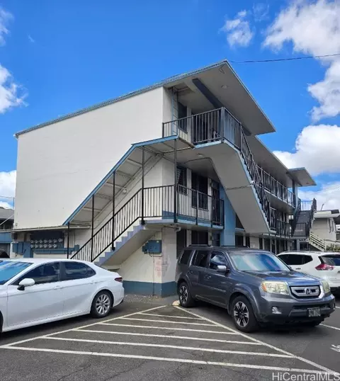 715 Umi St #2N, Honolulu, HI 96819