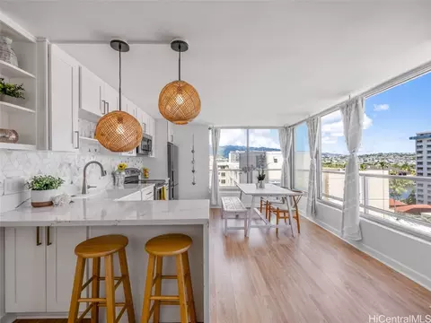 2421 Tusitala St #1001, Honolulu, HI 96815