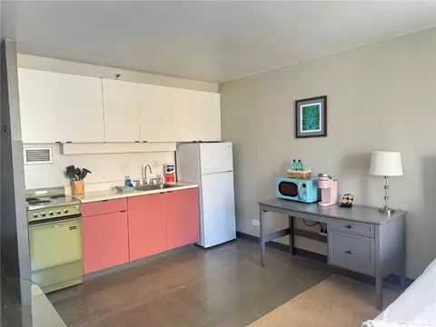 364 Seaside Ave #702, Honolulu, HI 96815