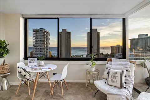 2410 Cleghorn St #2504, Honolulu, HI 96815