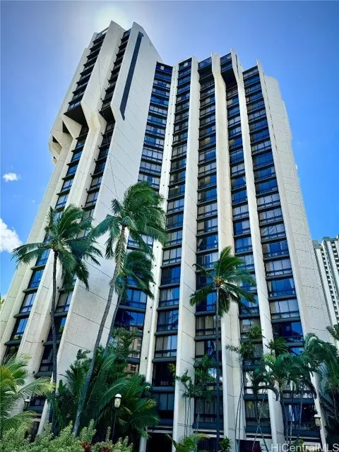300 Wai Nani Way #920, Honolulu, HI 96815