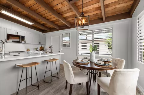 3824 Harding Ave, Honolulu, HI 96816