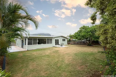 543 Uluhaku St, Kailua, HI 96734