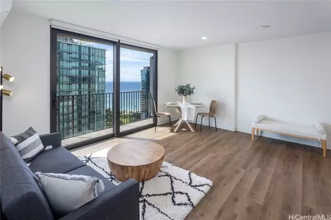 987 Queen St #3812, Honolulu, HI 96814