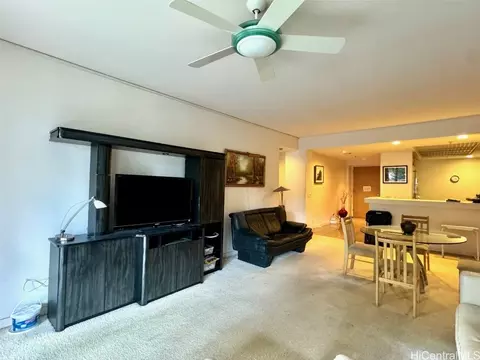 1 Keahole Pl #3206, Honolulu, HI 96825