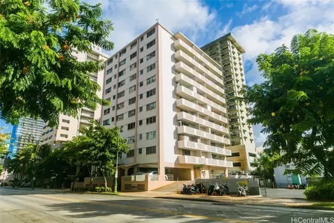2442 Kuhio Ave #902, Honolulu, HI 96815