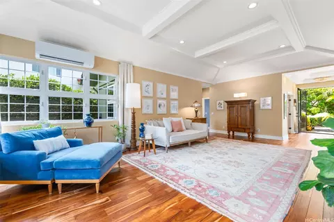 114 Kokololio Pl, Honolulu, HI 96821