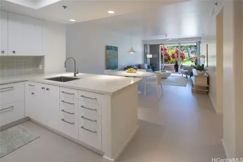 1 Keahole Pl #3110, Honolulu, HI 96825