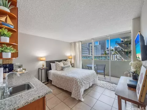 134 Kapahulu Ave #402, Honolulu, HI 96816