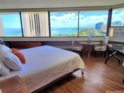 1700 Ala Moana Blvd #3001, Honolulu, HI 96815