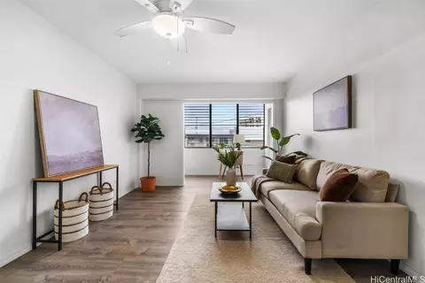 2450 Date St #14, Honolulu, HI 96826