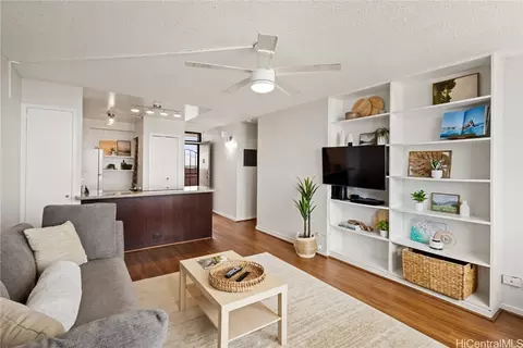 46-255 Kahuhipa St #A502, Kaneohe, HI 96744