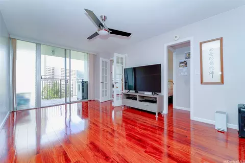 1610 Kanunu St #1104, Honolulu, HI 96814